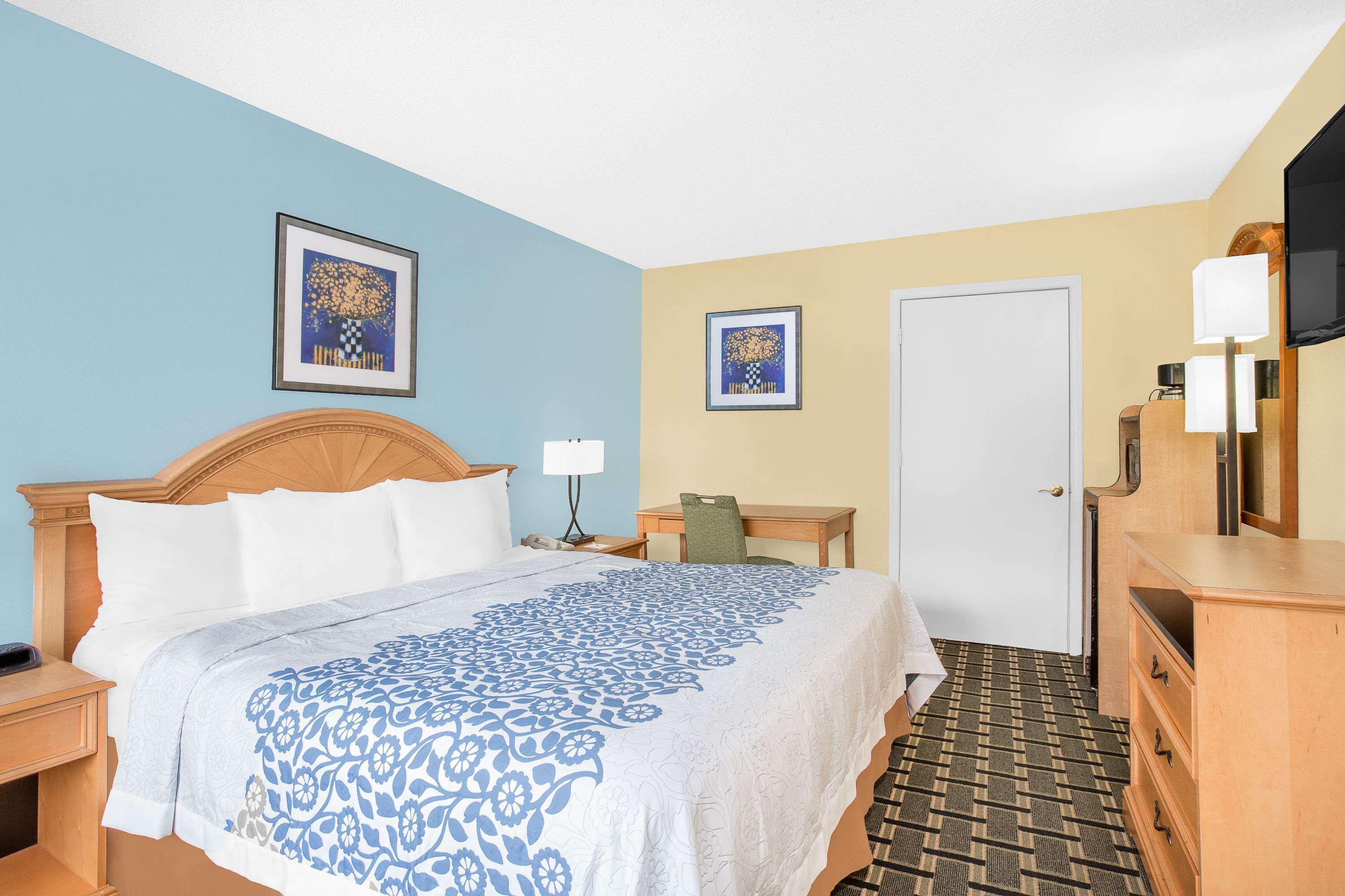 Days Inn By Wyndham Ruther Glen Kings Dominion Area Extérieur photo
