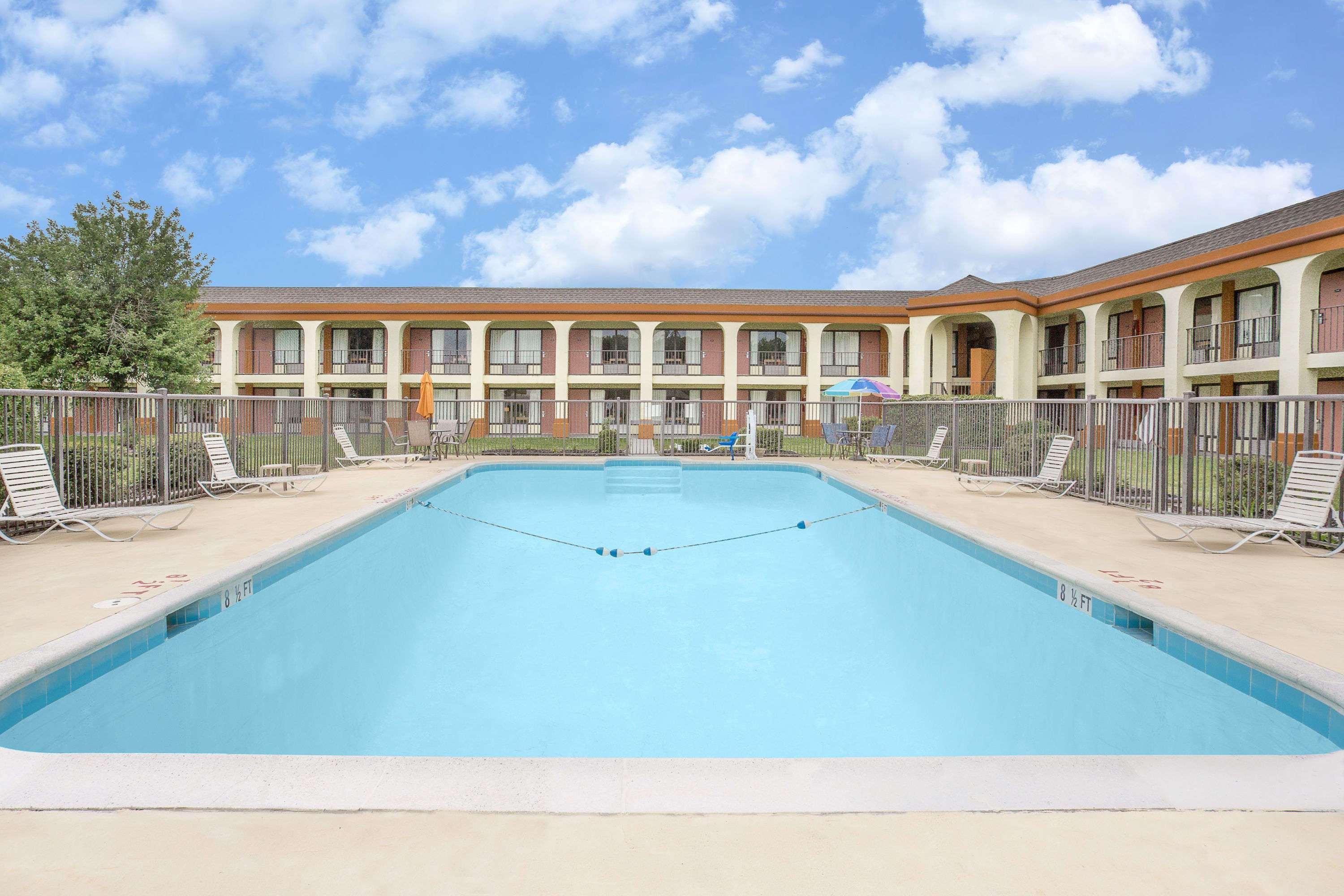 Days Inn By Wyndham Ruther Glen Kings Dominion Area Extérieur photo