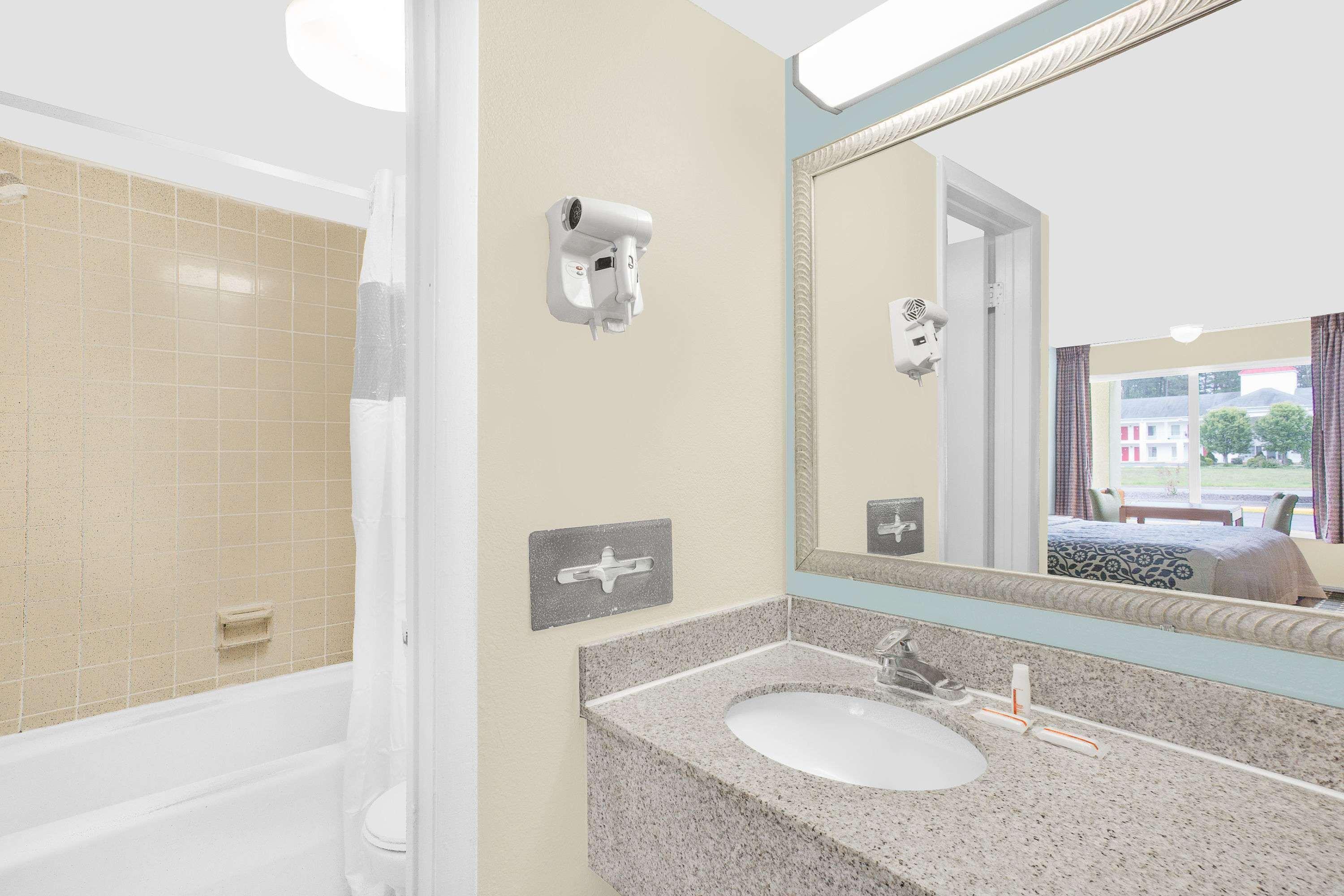 Days Inn By Wyndham Ruther Glen Kings Dominion Area Extérieur photo