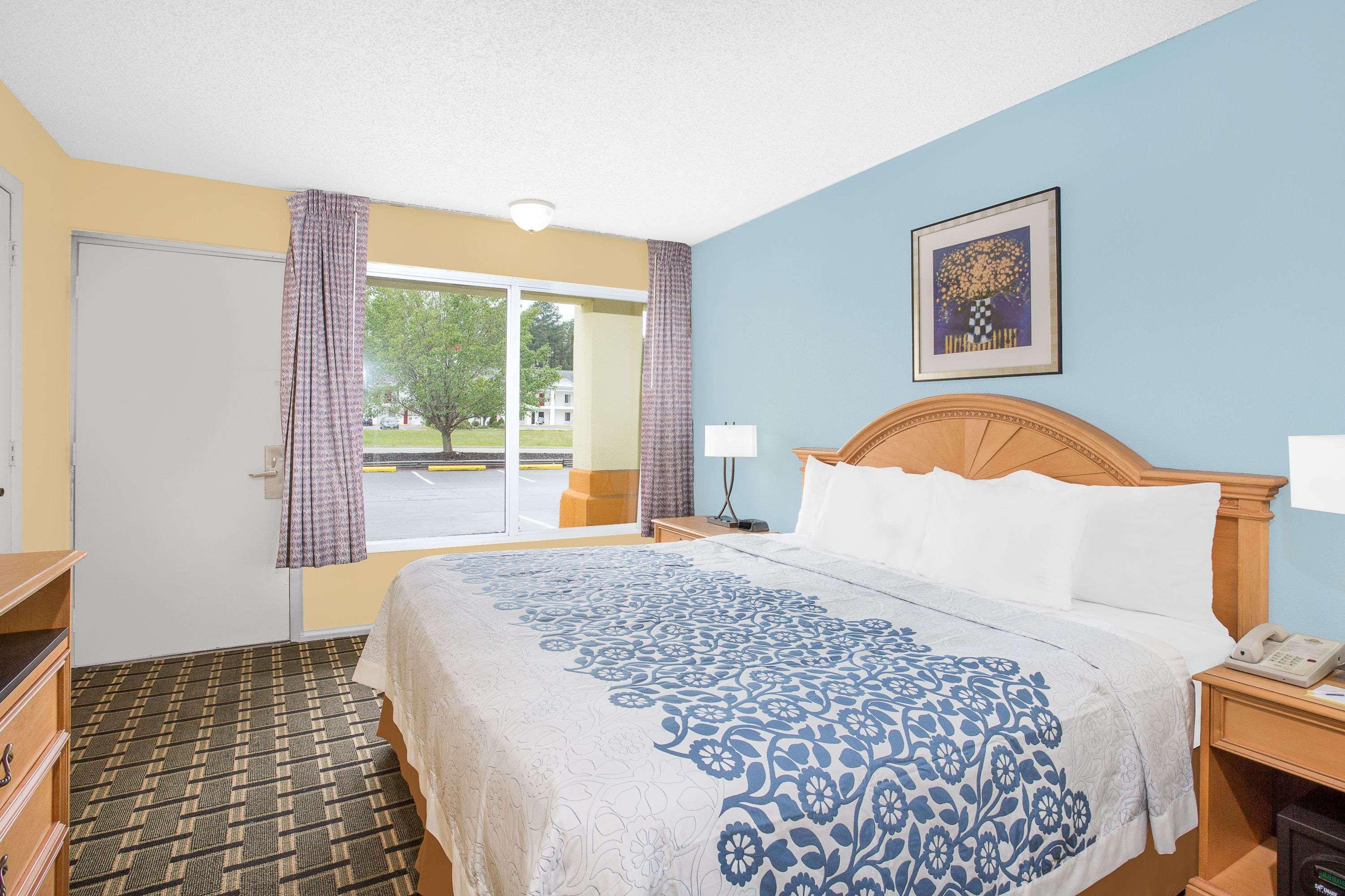 Days Inn By Wyndham Ruther Glen Kings Dominion Area Extérieur photo