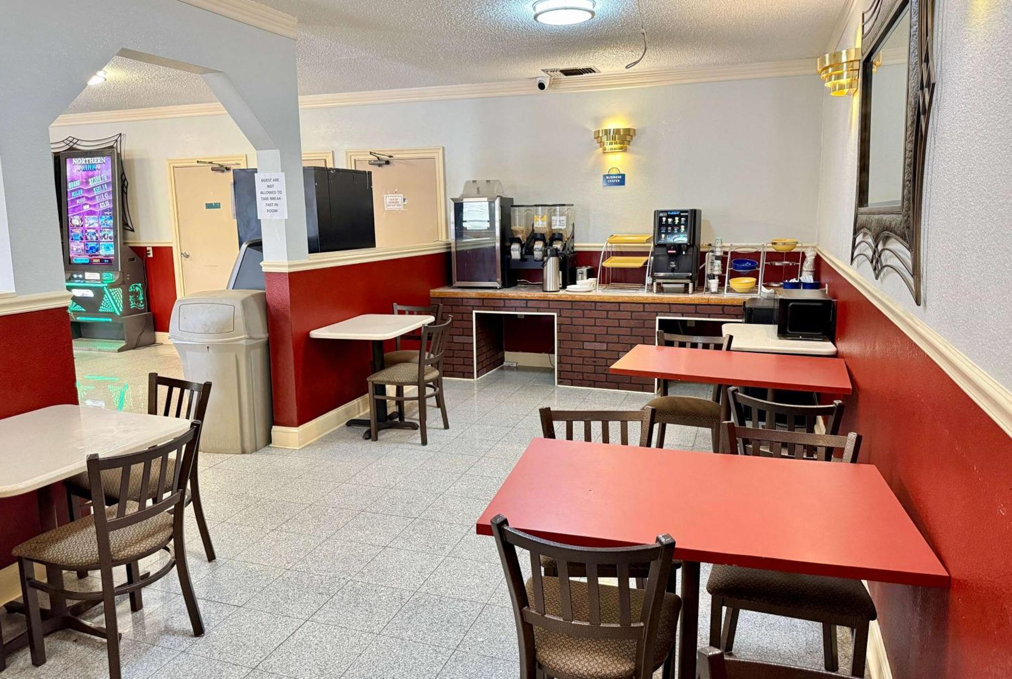 Days Inn By Wyndham Ruther Glen Kings Dominion Area Extérieur photo