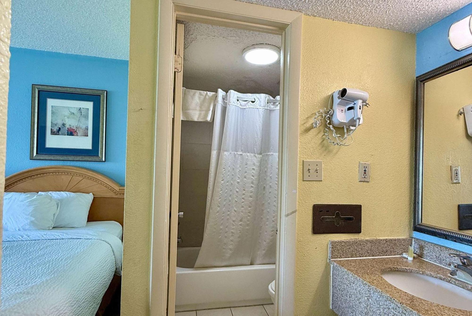 Days Inn By Wyndham Ruther Glen Kings Dominion Area Extérieur photo