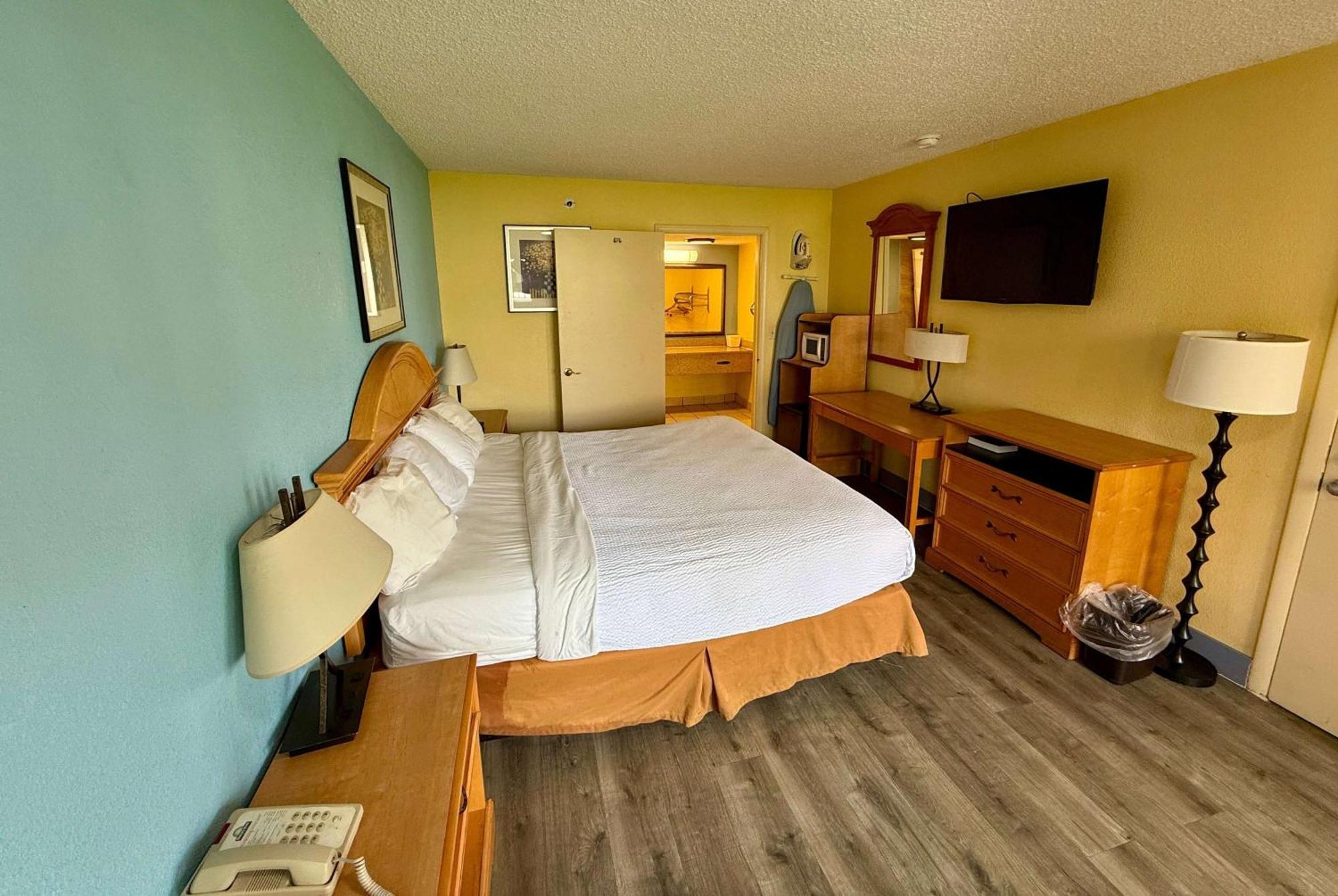 Days Inn By Wyndham Ruther Glen Kings Dominion Area Extérieur photo