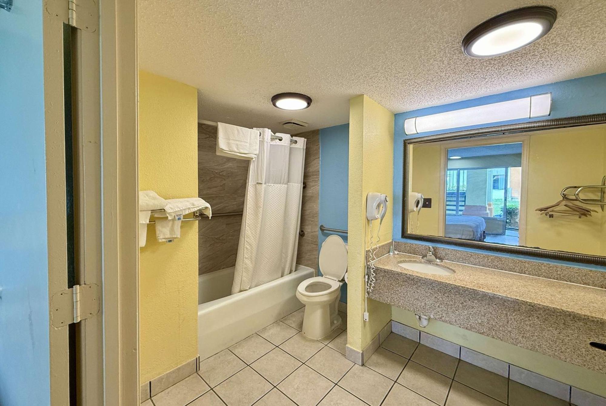 Days Inn By Wyndham Ruther Glen Kings Dominion Area Extérieur photo
