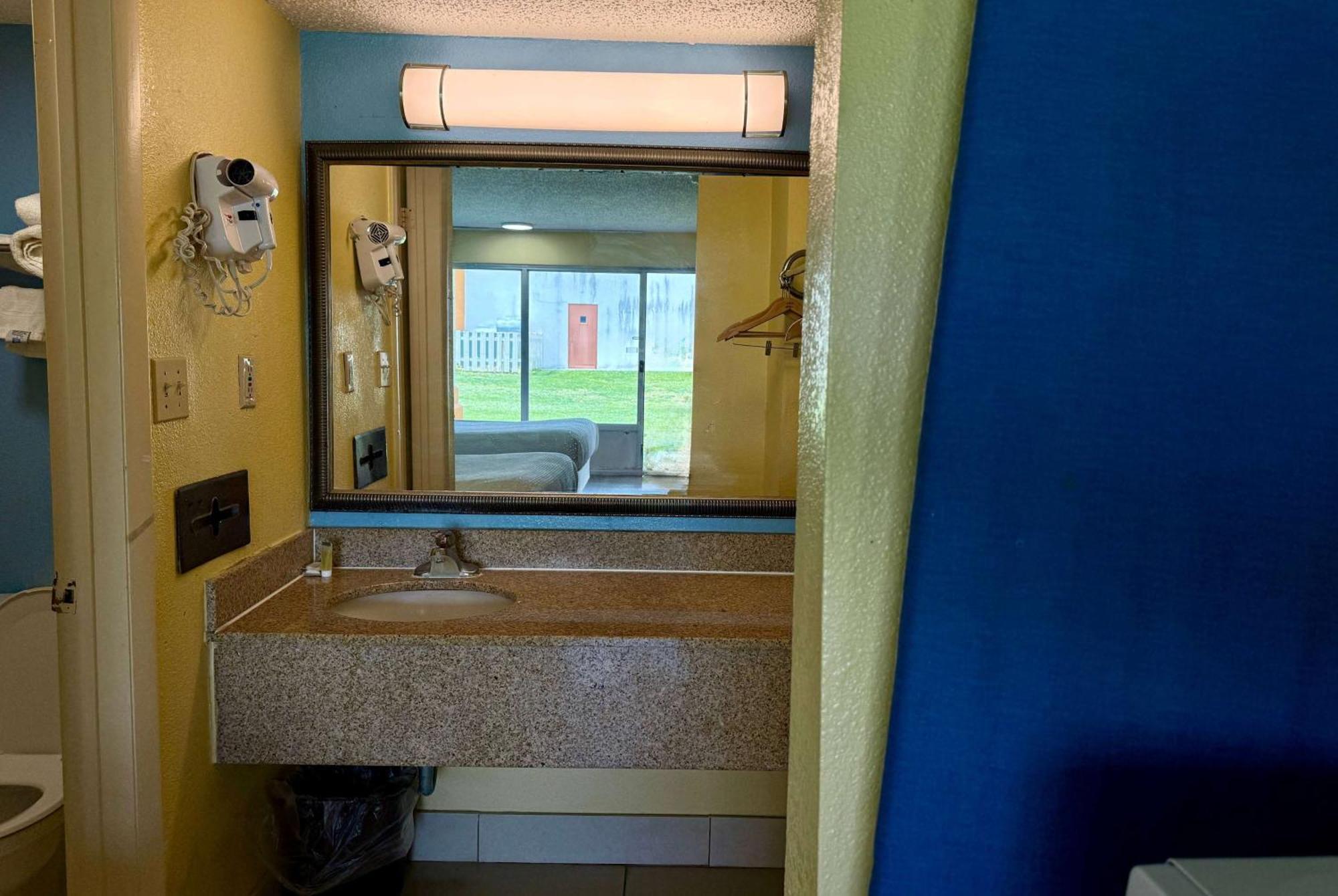 Days Inn By Wyndham Ruther Glen Kings Dominion Area Extérieur photo