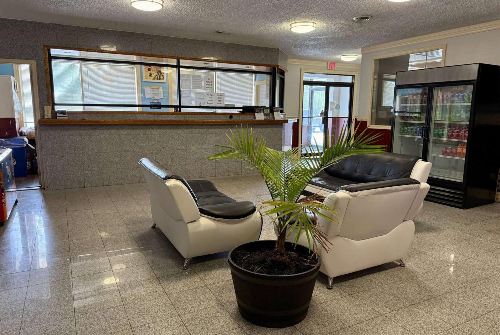 Days Inn By Wyndham Ruther Glen Kings Dominion Area Extérieur photo