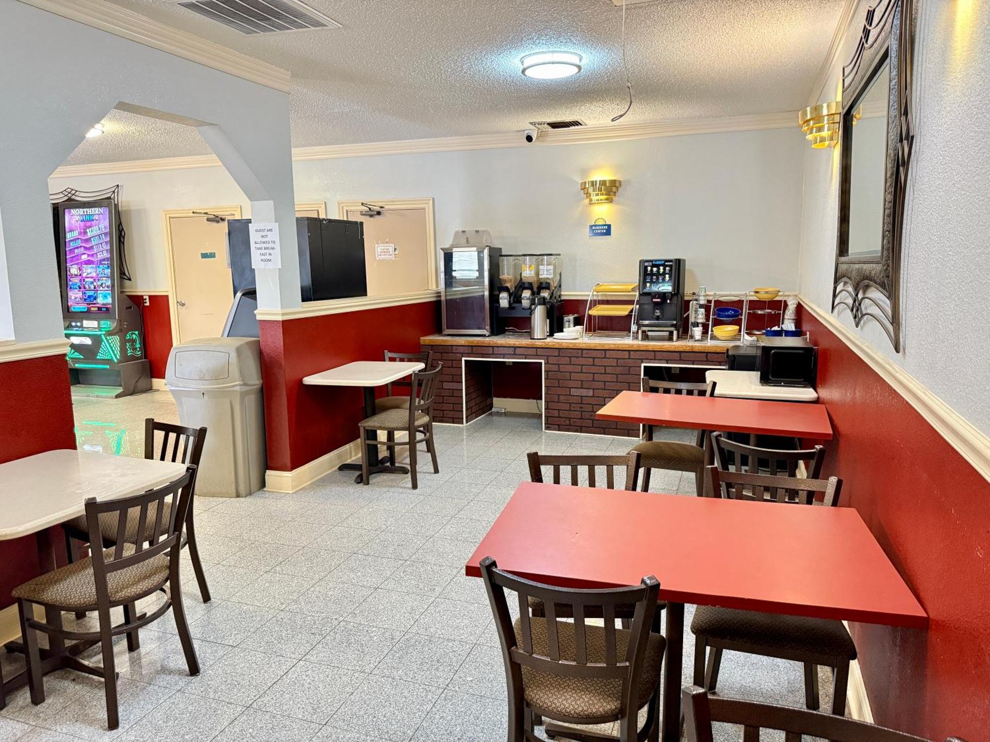 Days Inn By Wyndham Ruther Glen Kings Dominion Area Extérieur photo