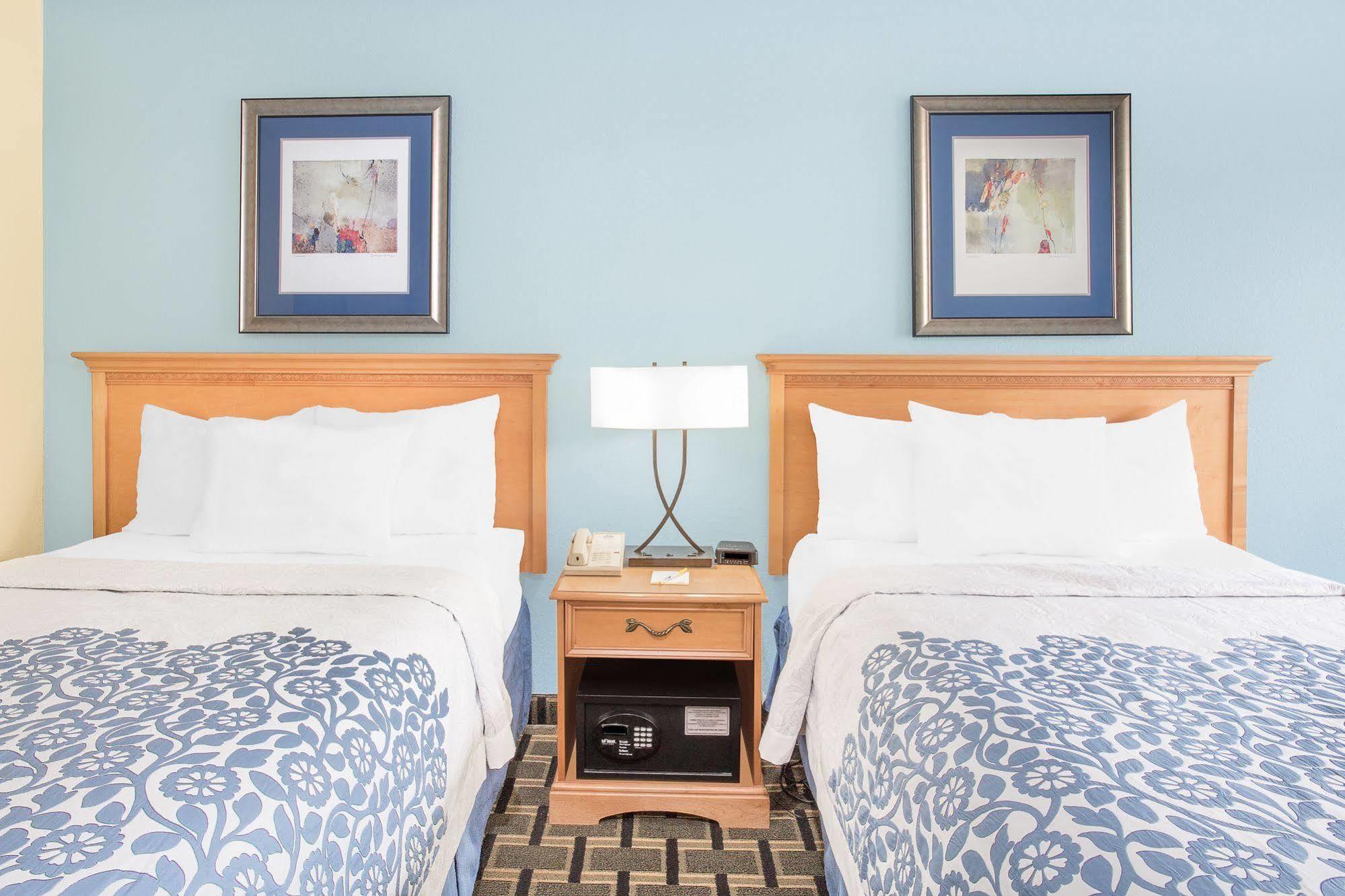 Days Inn By Wyndham Ruther Glen Kings Dominion Area Extérieur photo